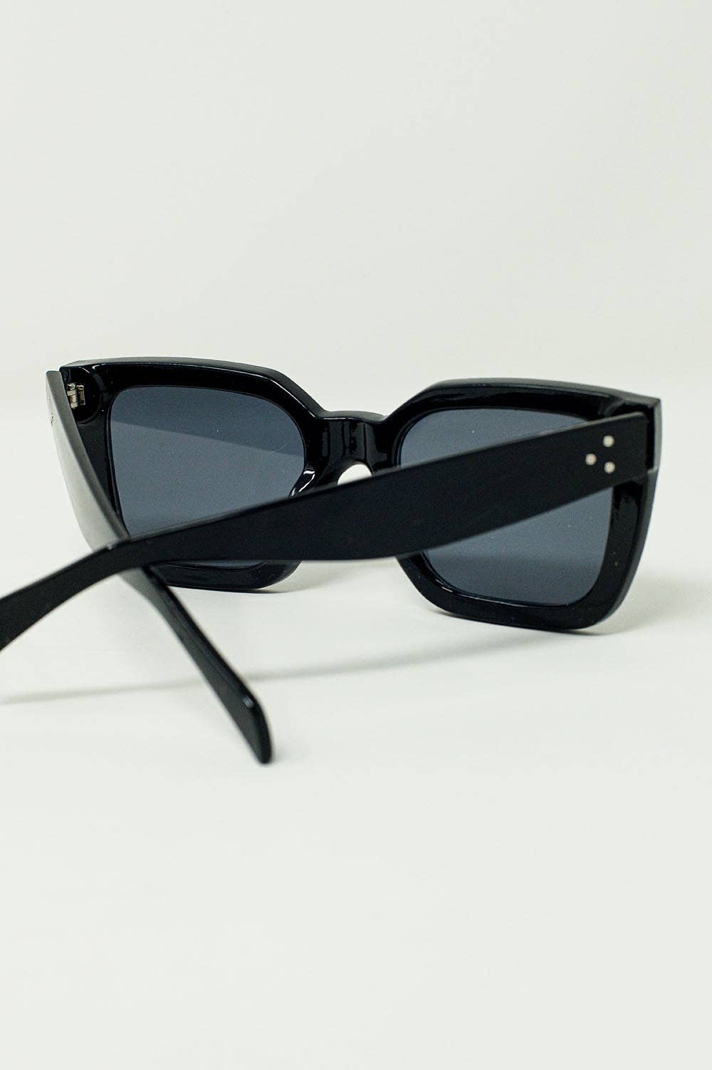 Square Sunglasses - Sono Chic