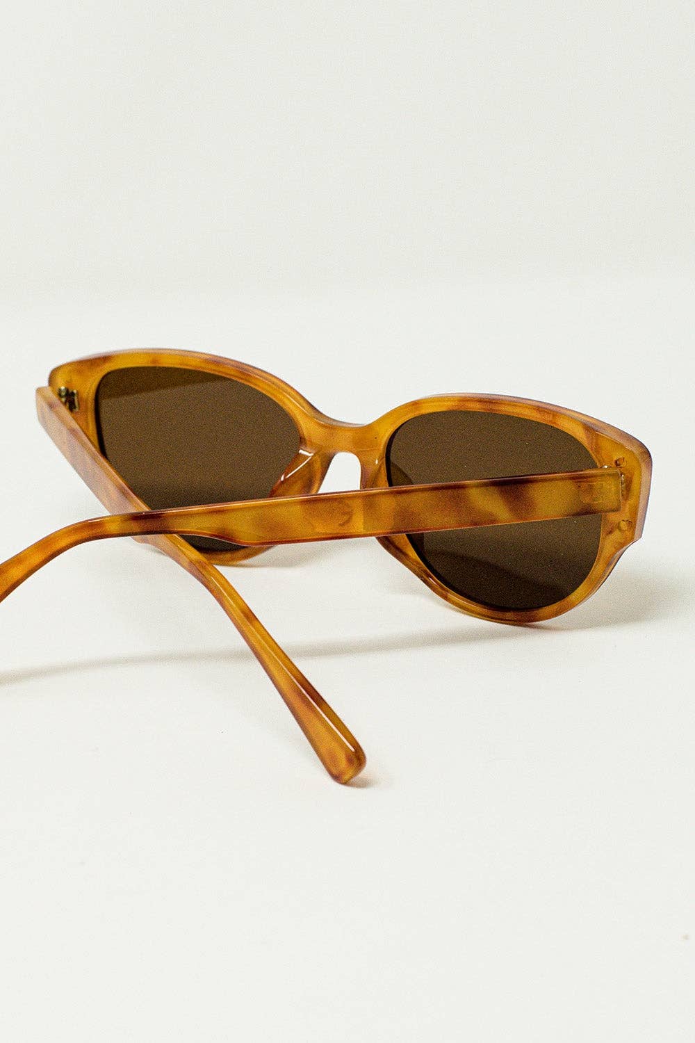 Oval Sunglasses - Sono Chic